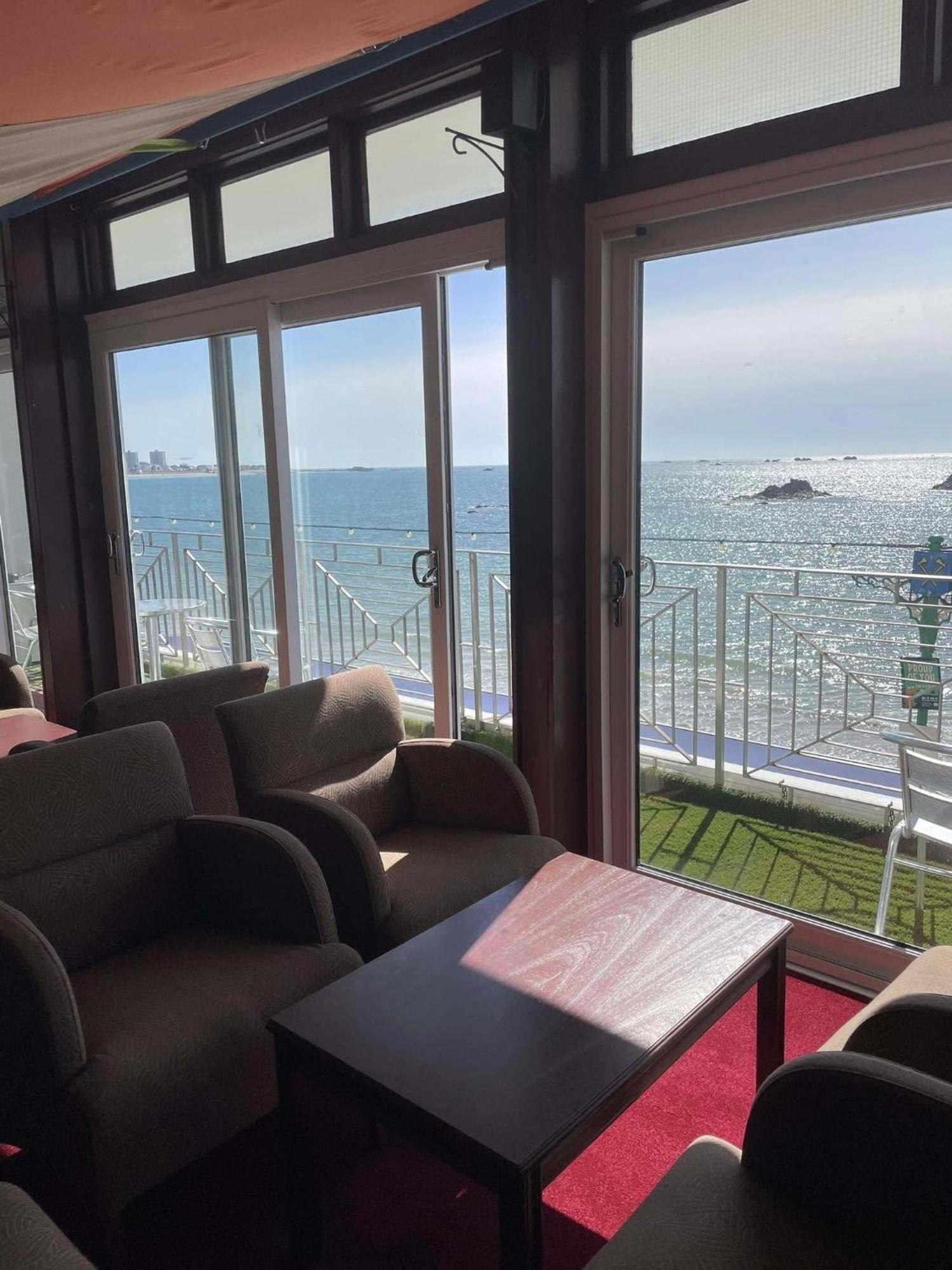 Marina Metro Hotel Saint Helier Bagian luar foto