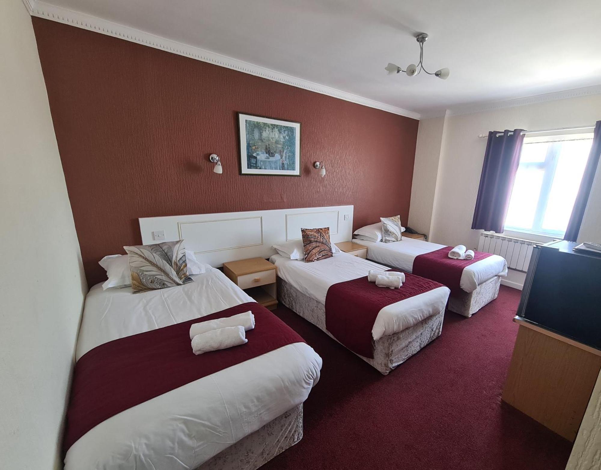 Marina Metro Hotel Saint Helier Bagian luar foto