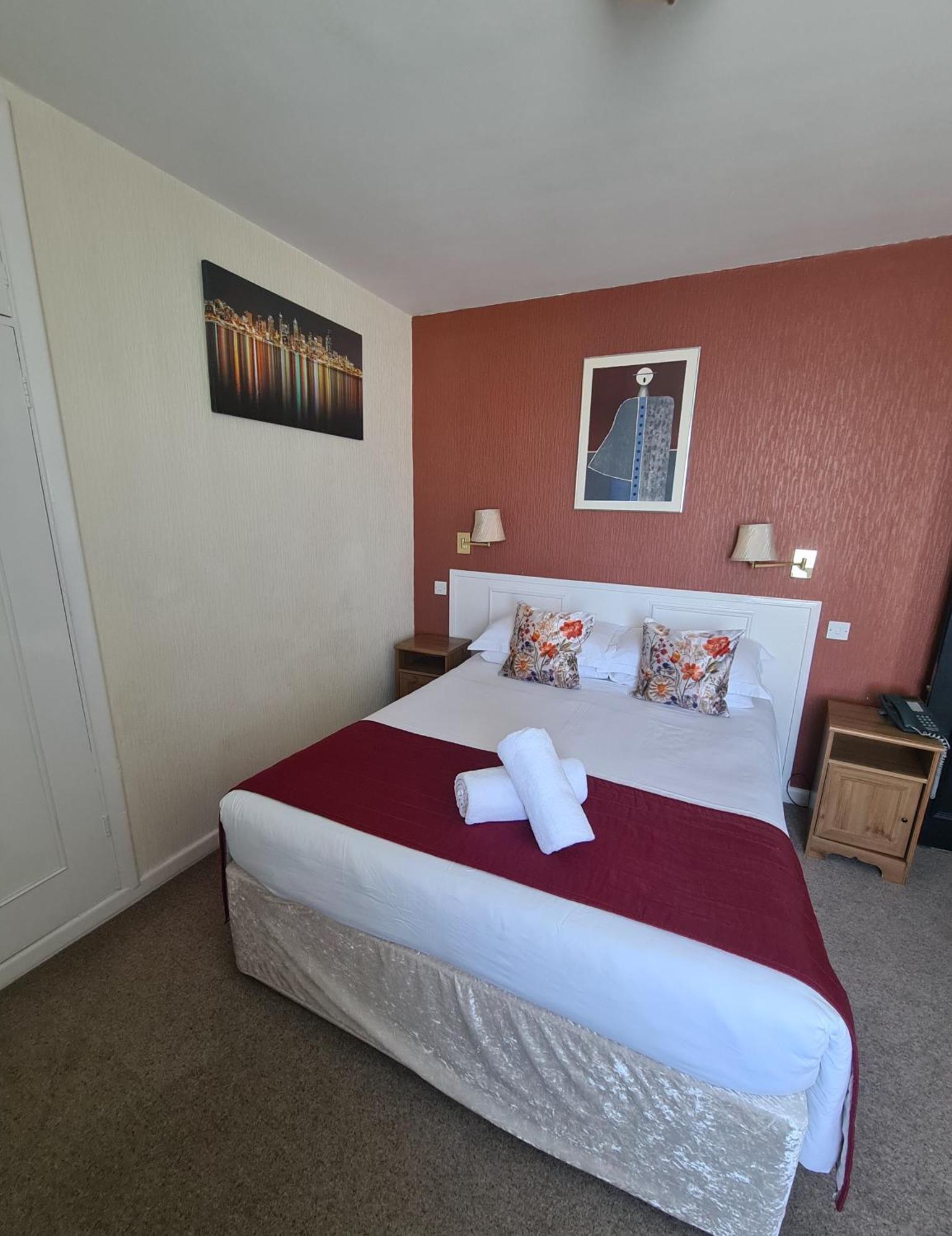 Marina Metro Hotel Saint Helier Bagian luar foto